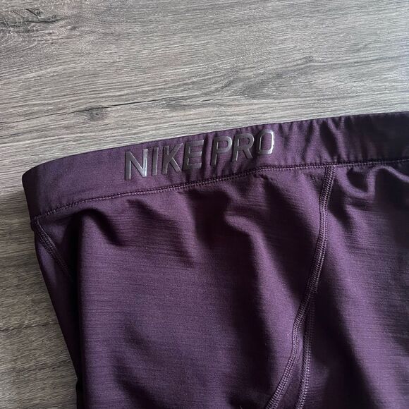 Nike Pro Hyperwarm purple tights active leggings run jog gym sz Medium - Picture 4 of 7
